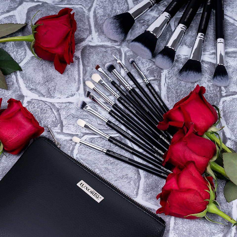 Set 15 Pensule Machiaj LUXORISE Brilliance Platinum + Borseta CADOU LUXORISE